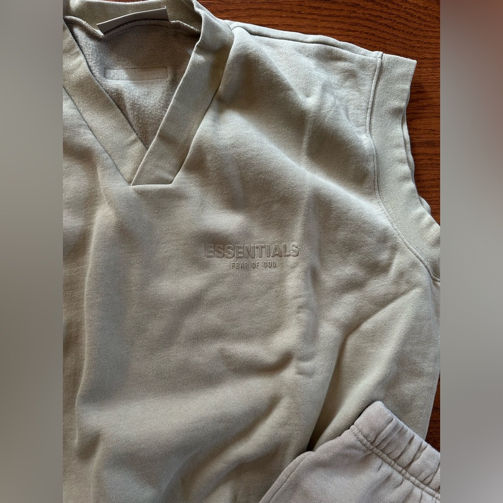 ESSENTIALS ENSEMBLE - Picture 5 of 6